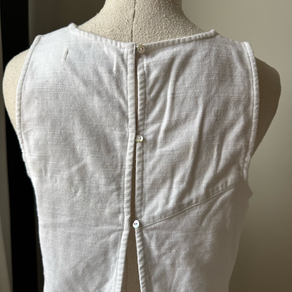 A&F Embroidered White Shell Top - Picture 4 of 5